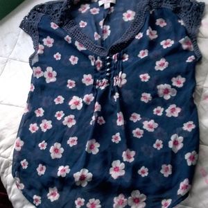 Blue floral 💐 top